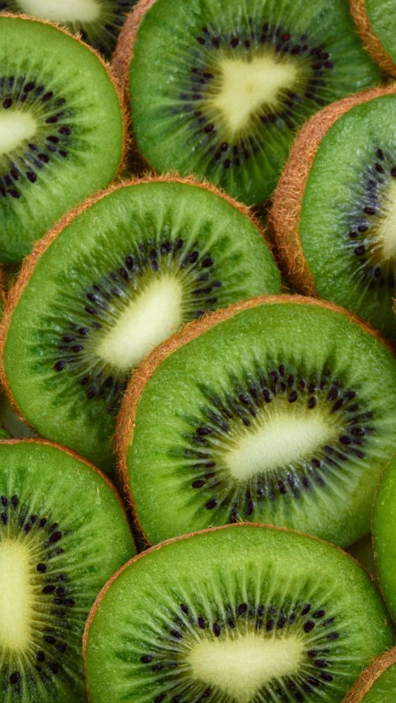 Vitamin C rich kiwi slices